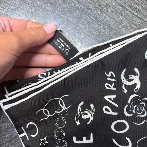 Monochrome Logo Scarf - Picture 4 of 4